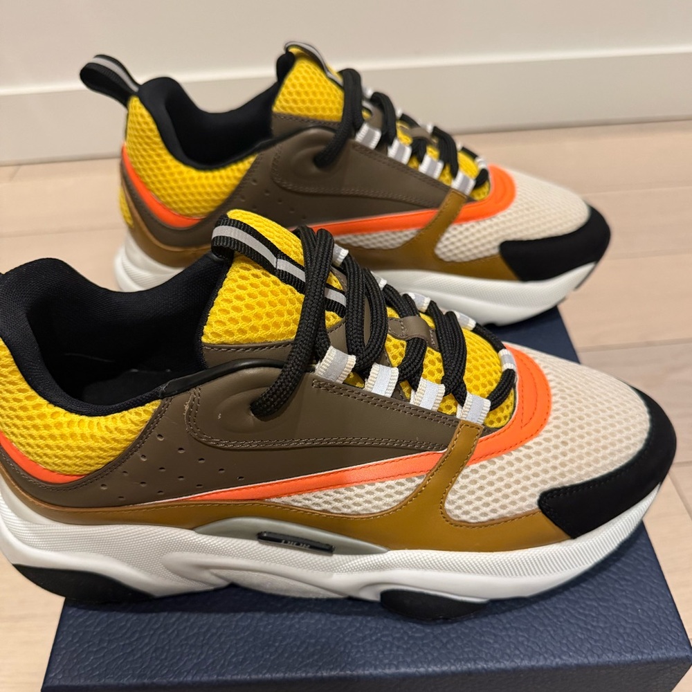 Dior sneaker M-B22 Calfskin , size 42. (Like new) - Picture 3 of 9